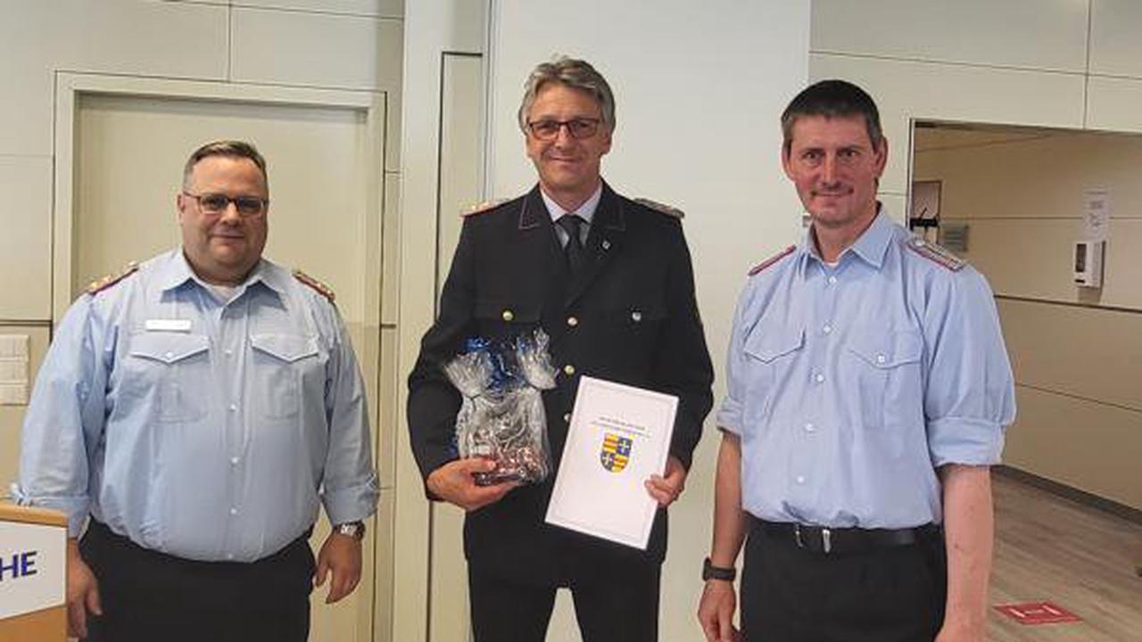 Feuerwehr Lemwerder: Besondere Ehrung für Dieter Schnittjer
