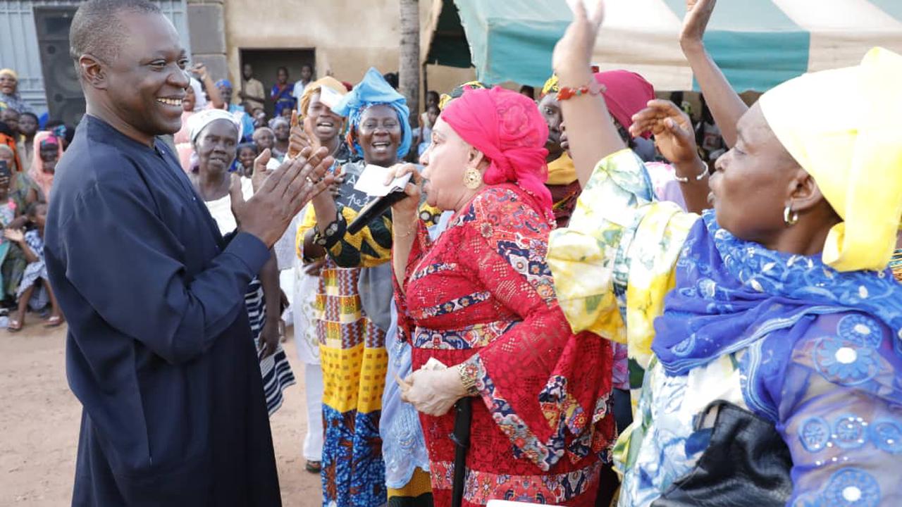 Bouaké: Ce que le candidat à la mairie  Amadou Koné est allé faire dans le quartier de son enfance