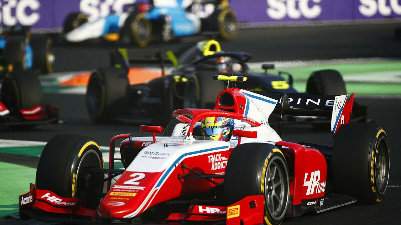 Formel 2 Saudi-Arabien, R2: Piastri siegt bei Safety-Car-Parade