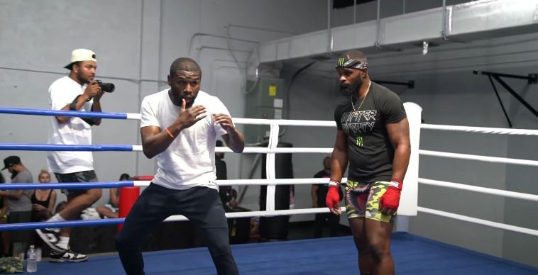 Tyron Woodley Lifts Lid On Training With Floyd Mayweather For Jake Paul Fight Opera News