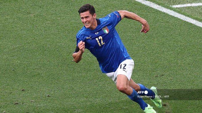 Gelandang Italia Matteo Pessina berlari untuk merayakan gol pembukanya selama pertandingan sepak bola Grup A UEFA EURO 2020 antara Italia dan Wales di Stadion Olimpiade di Roma pada 20 Juni 2021.