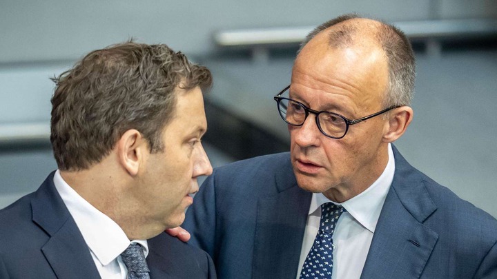 Demonstrative Einigkeit: Merz bei den SPD-Seeheimern