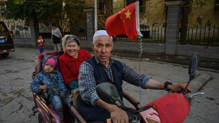 Potret warga etnis Uighur di China