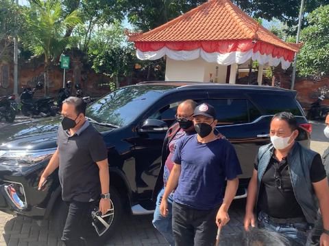 Penampakan Youtuber Muhammad Kece saat ditangkap tim Bareskrim Polri