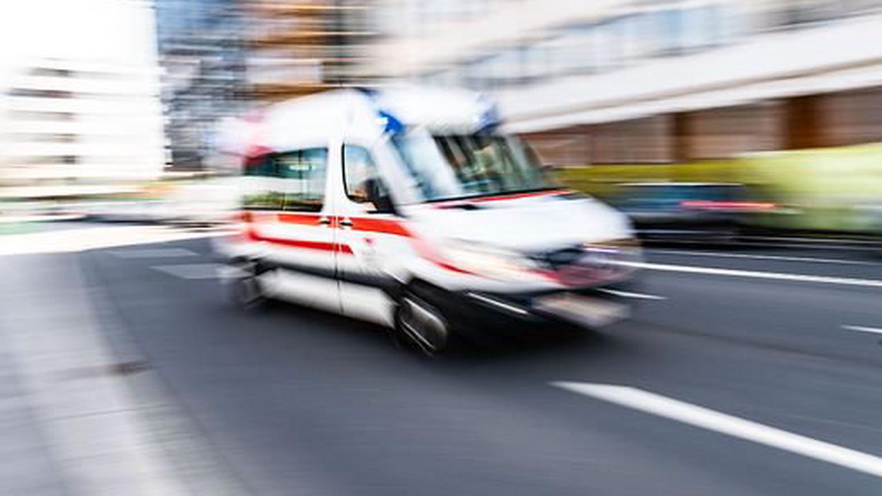 Zeugen gesucht |Graz: Pkw-Lenker übersah Radfahrerin, Frau lebensgefährlich verletzt
