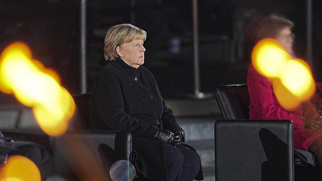 Scheidende Kanzlerin Merkel ruft zum Kampf für Demokratie auf