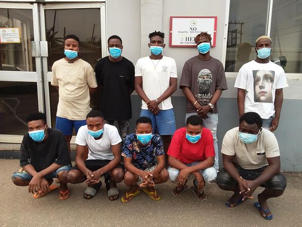 Ten suspected internet fraudsters arrested with eight cars in Akure (photos)