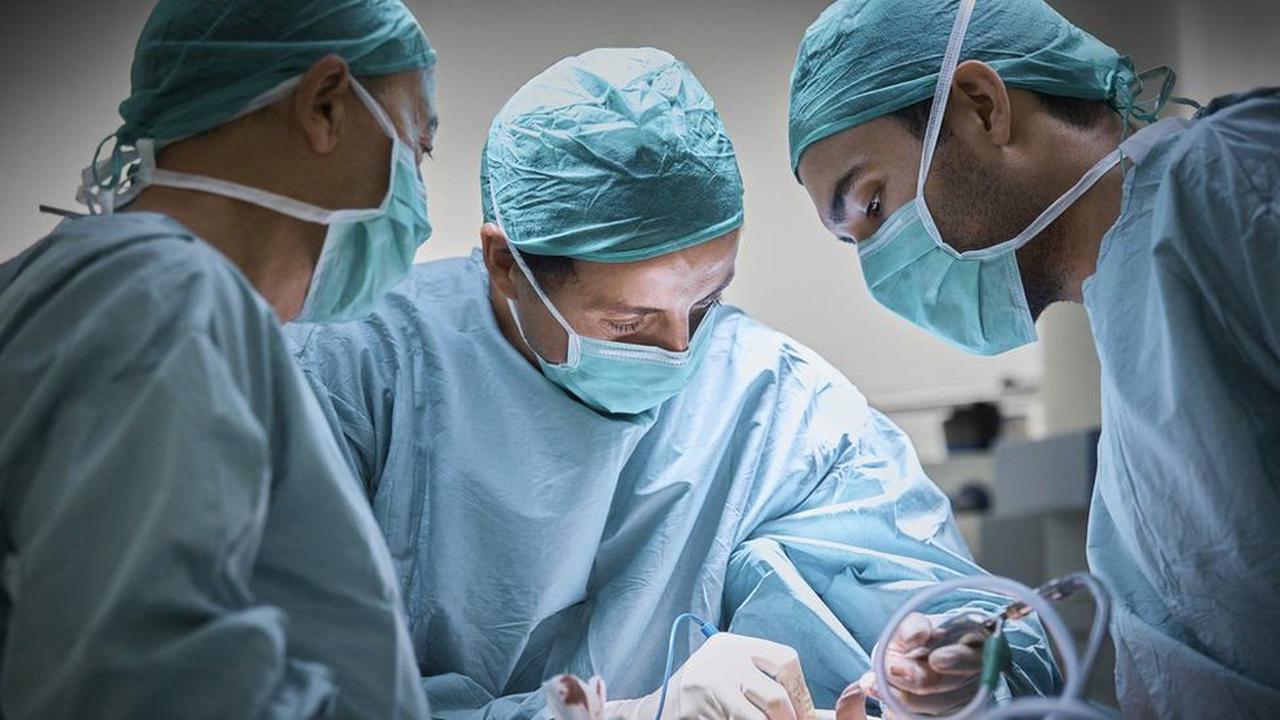 Covid: Greater Manchester elective surgery to restart, mayor says