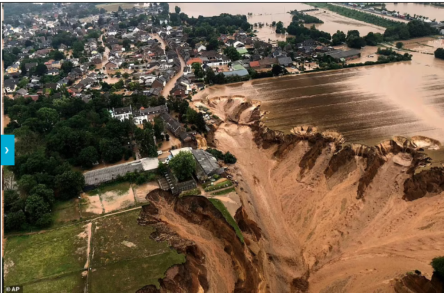 Scores dead and hundreds still missing in Germany landslide  (photos)