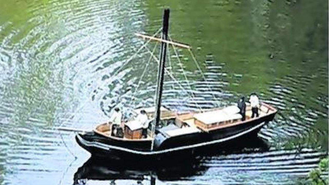 Maid of Loch paddle steamer enthusiasts to sail replica model boats