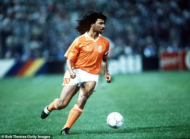 The post, uploaded to Gullit's Twitter account, had generated a positive reaction from fans