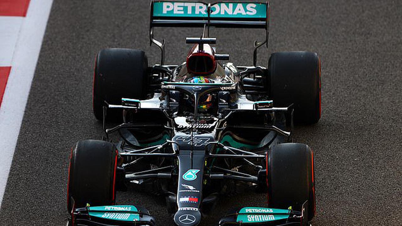 It's first blood to Lewis Hamilton qualifying day! Champion lays down a marker to title