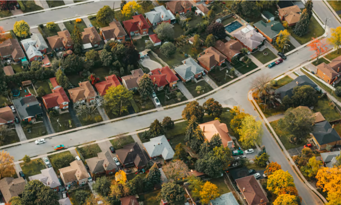 Mortgage rates top 7% but home prices prove hard to move