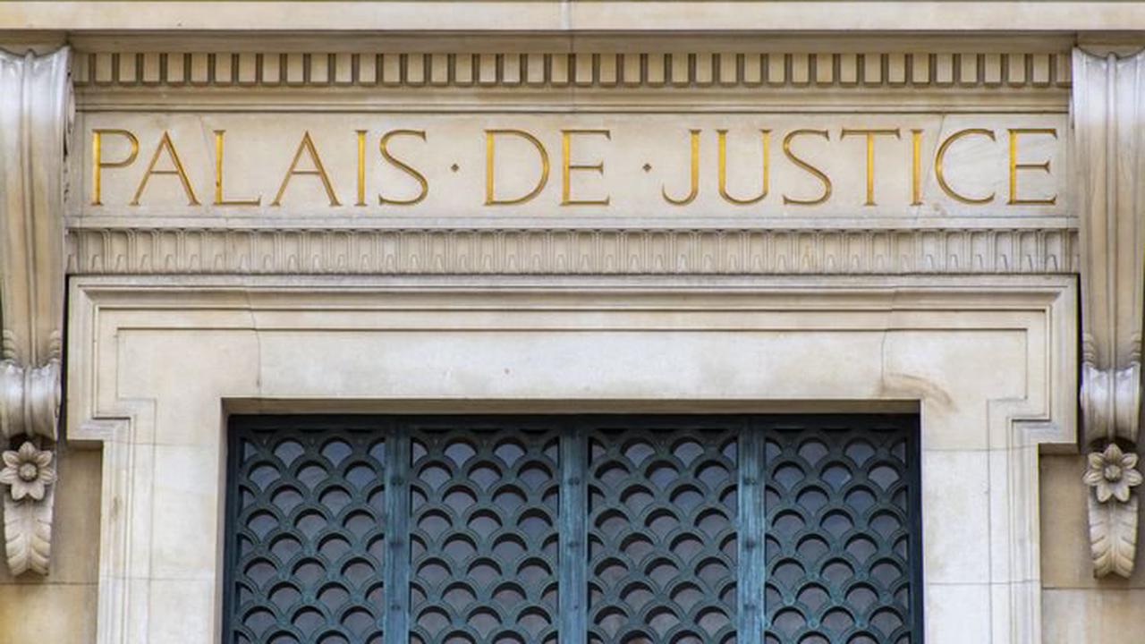 Ultra-droite : le chef présumé des « Zouaves Paris » condamné à un an de prison ferme