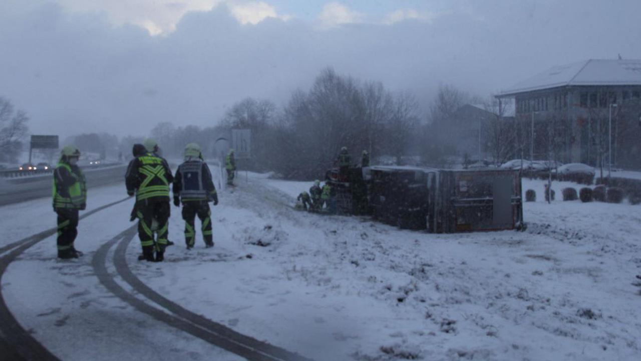 Fotos vom Lkw-Unfall auf der A8 bei Bernau am 28. Januar