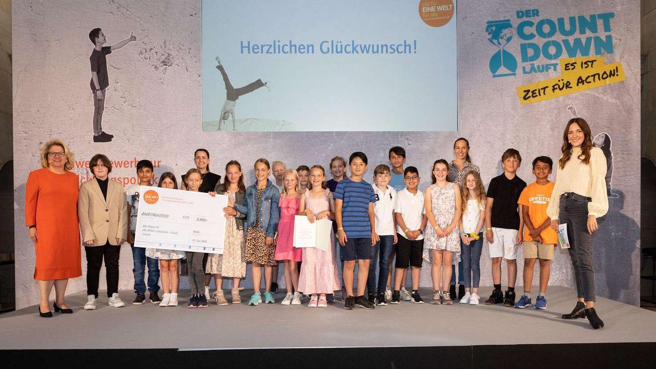 „Sei ein Held und rette unsere Welt!“: Langener Grundschulklasse gewinnt Wettbewerb