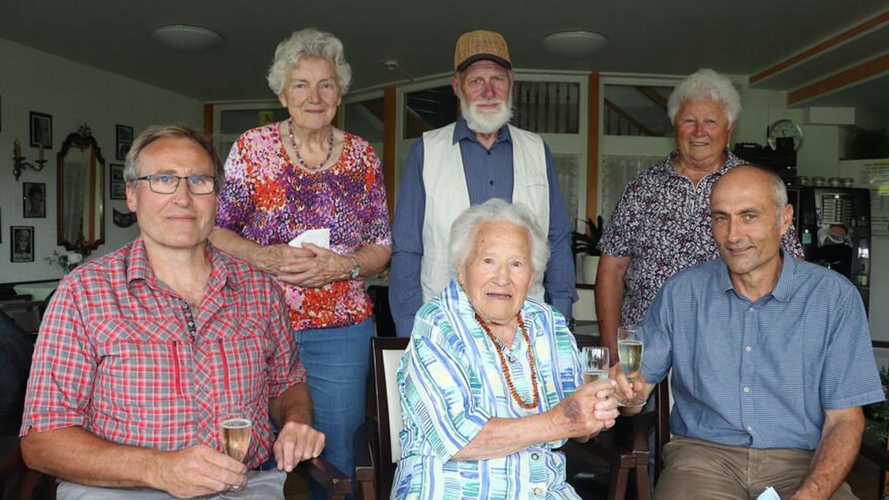 Die 100-jährige Dora Rogg aus Maierhöfen: „Ich singe jeden Morgen“