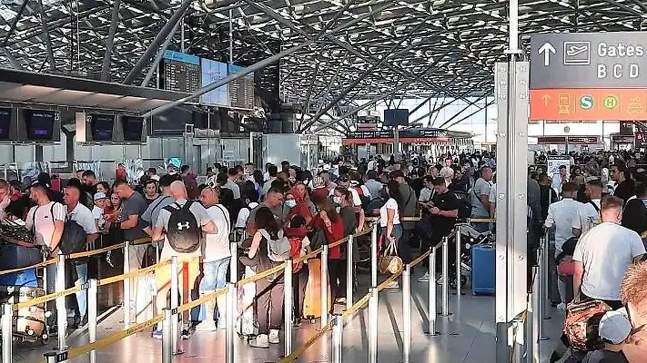 Schier endlose Warteschlangen an Airports: Keine Besserung?