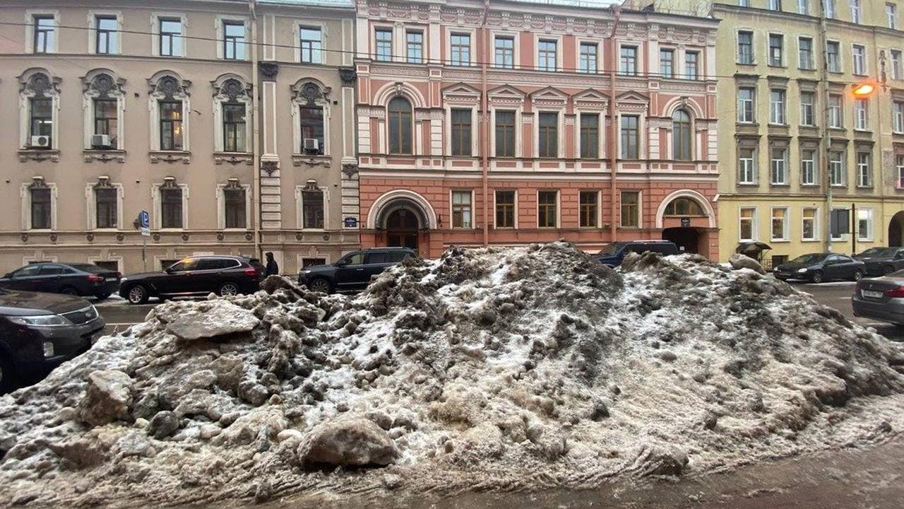 Управляющие компании Петербурга оштрафовали на 34,5 млн рублей за январь из-за плохой уборки снега
