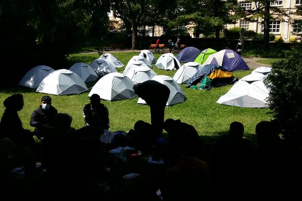 Lyon Quand Des Tentes De Jeunes Migrants Reapparaissent Dans Les Rues Opera News