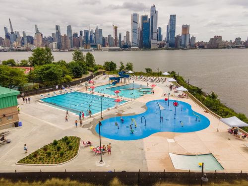 Weehawken Opens Stunning Municipal Pool Complex On Hudson River Waterfront Photos Opera News