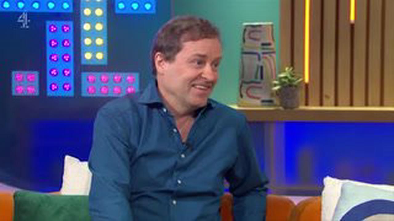 Ardal O'Hanlon opens up on feeling 'shy' in early career 'Would have run a mile'