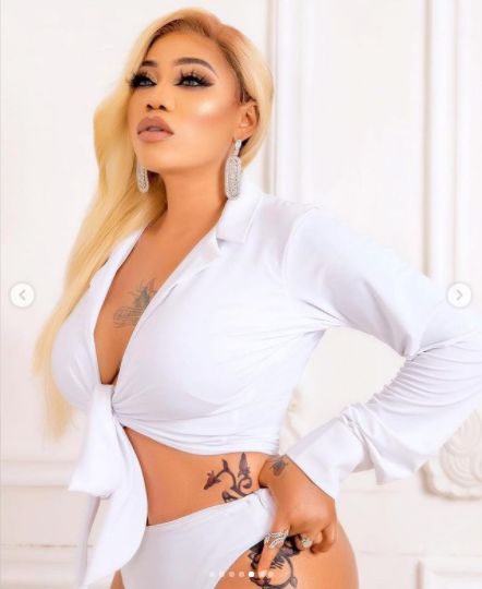  Toyin Lawani flaunts her massive tattoo in revealing photos