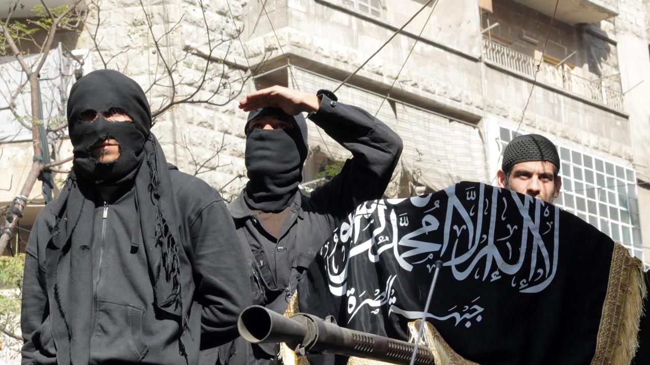 Syrien - Kämpfe nach IS-Angriff auf Gefängnis dauern an