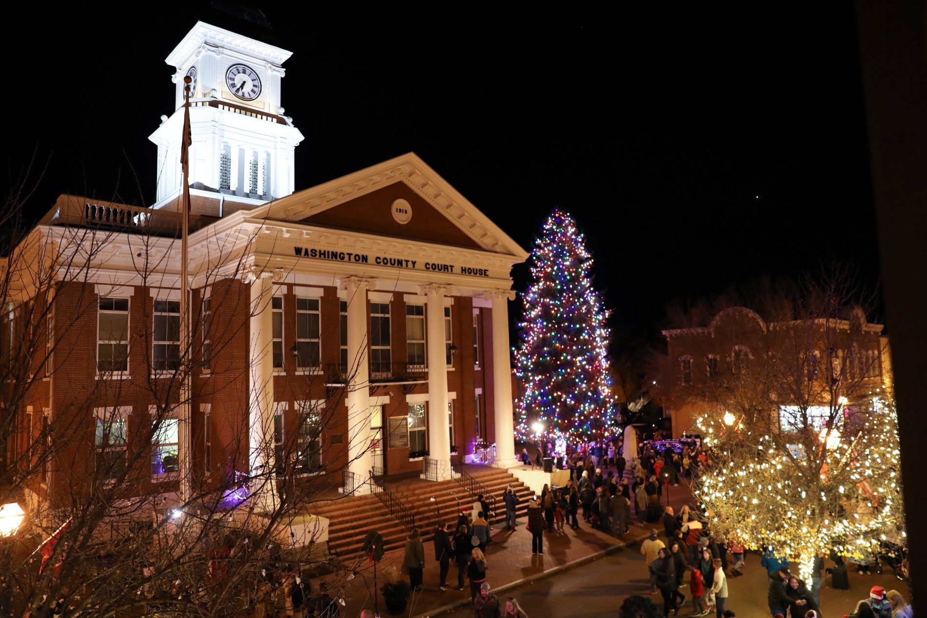 Livonia Town Christmas Tree Lighting 2022 Town Of Jonesborough Kicked Off The Christmas Season Saturday With Tree  Lighting And More - Opera News