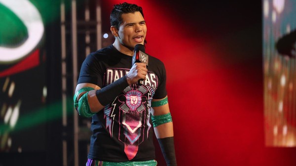 Raw Humberto Carillo