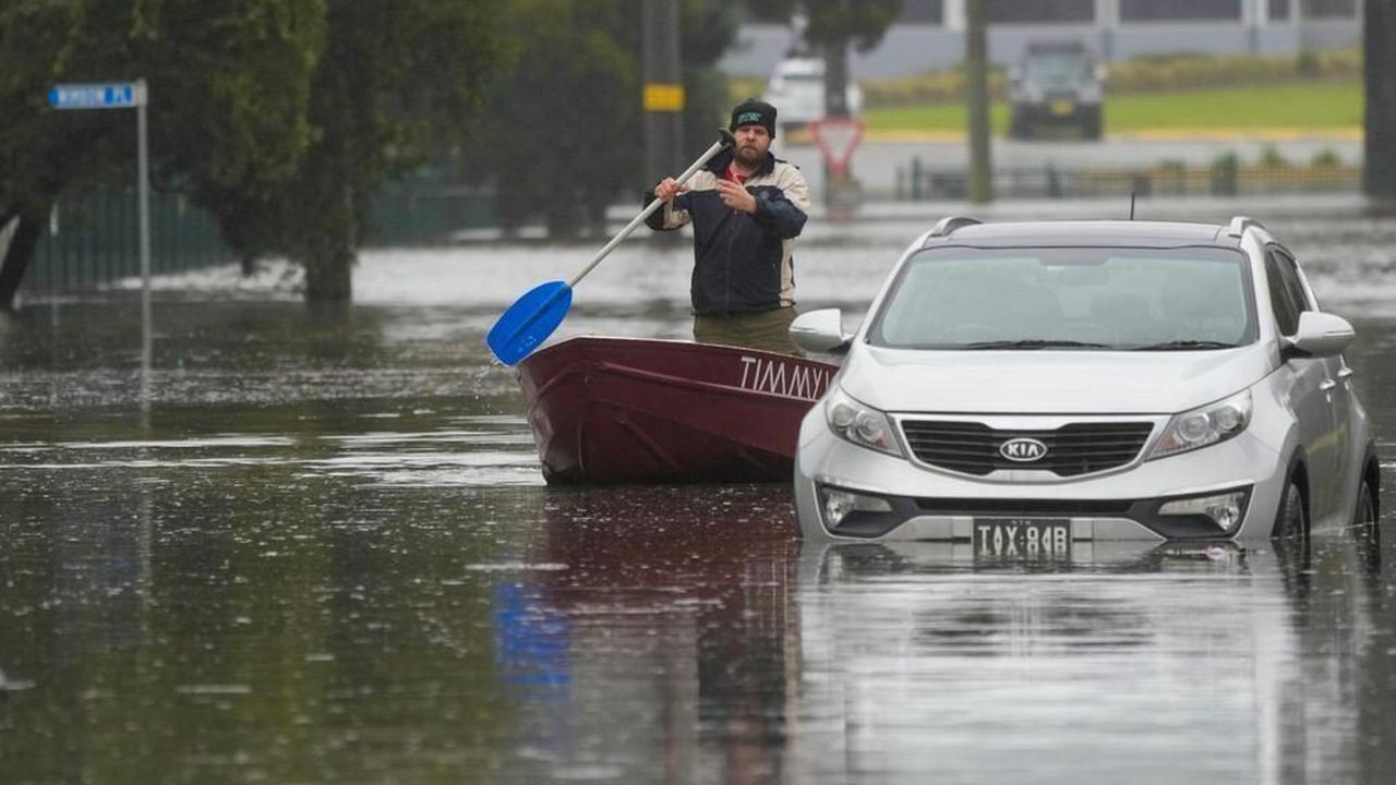 Flutkatastrophe in Australien: Zehntausende auf der Flucht