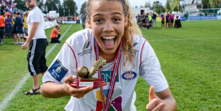 Bordeaux A Fait Une Offre Pour Celin Bizet Ildhusoy Opera News