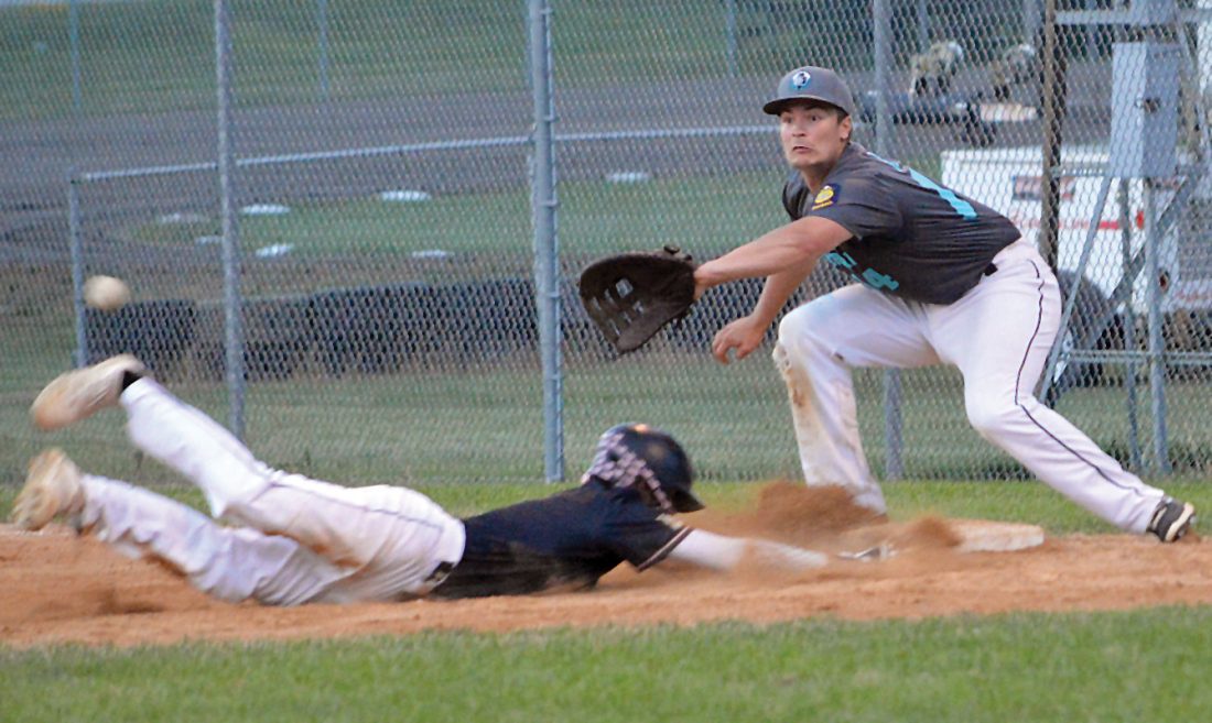 Schavey Powers Blue Earth Area Football To Landslide Win In Opener Opera News