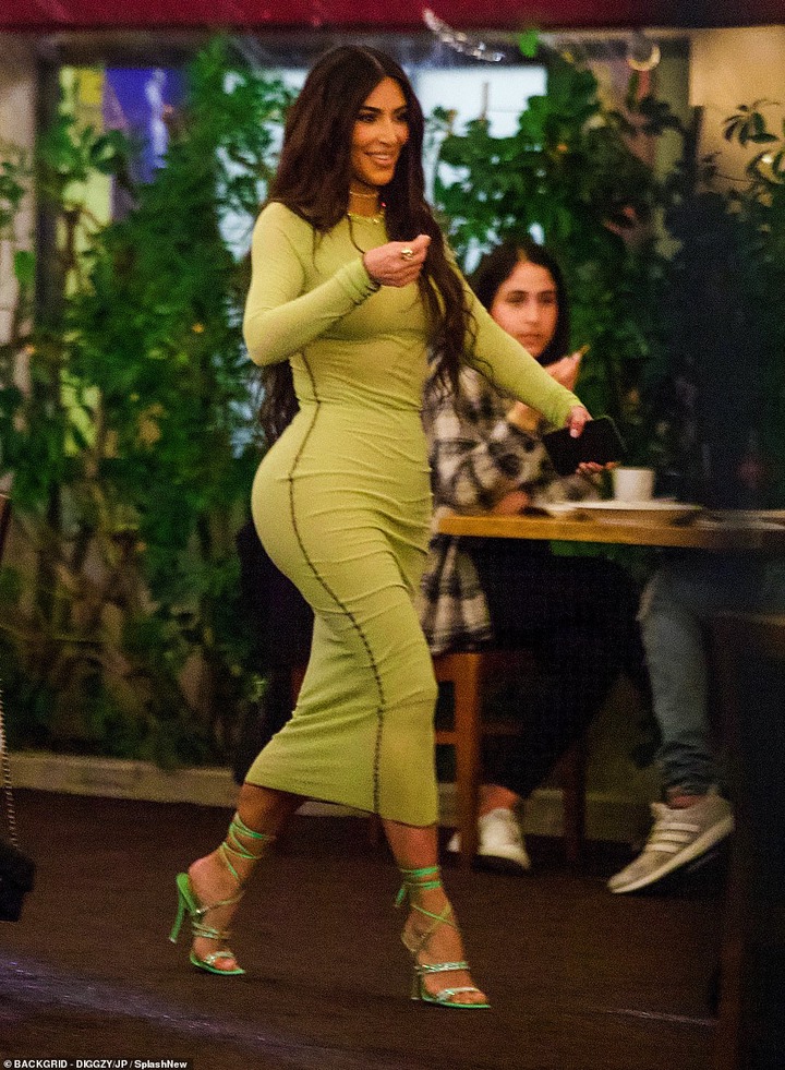 Kim Kardashian steps out without wedding ring after filing for divorce from Kanye West (photos)