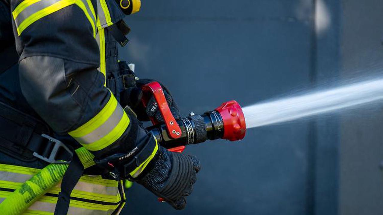 Brand in Mehrfamilienhaus in Trebendorf: Zwei Verletzte