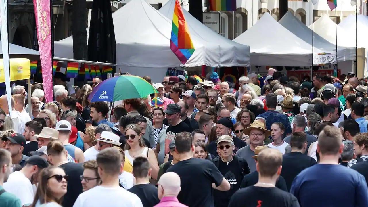 „Für «schwul» kämpfen müssen“: Warum der CSD Köln mehr als eine bunte Parade ist