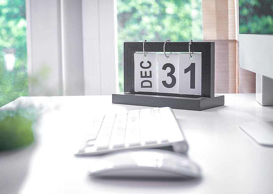 A loose leaf calendar with 31st of December as its current date. — M3nizz // Shutterstock