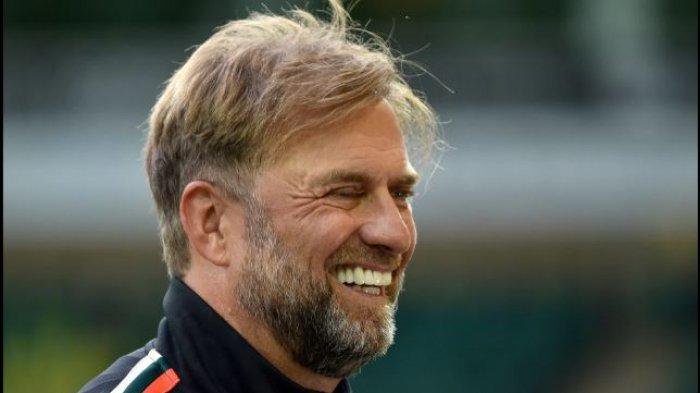 Jurgen Klopp telah membuang kacamata khasnya untuk musim baru