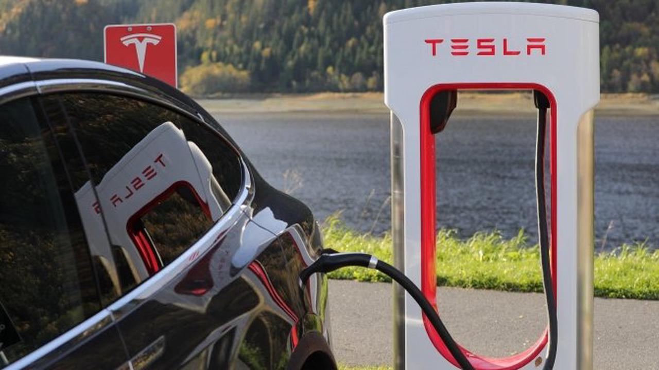 Füssen erhält 18 Supercharger-Ladestationen von Tesla