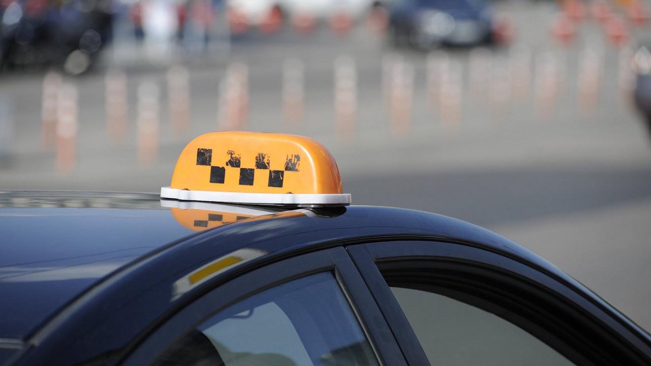 В Рязанской области пассажиры зарезали таксиста ради автомобиля