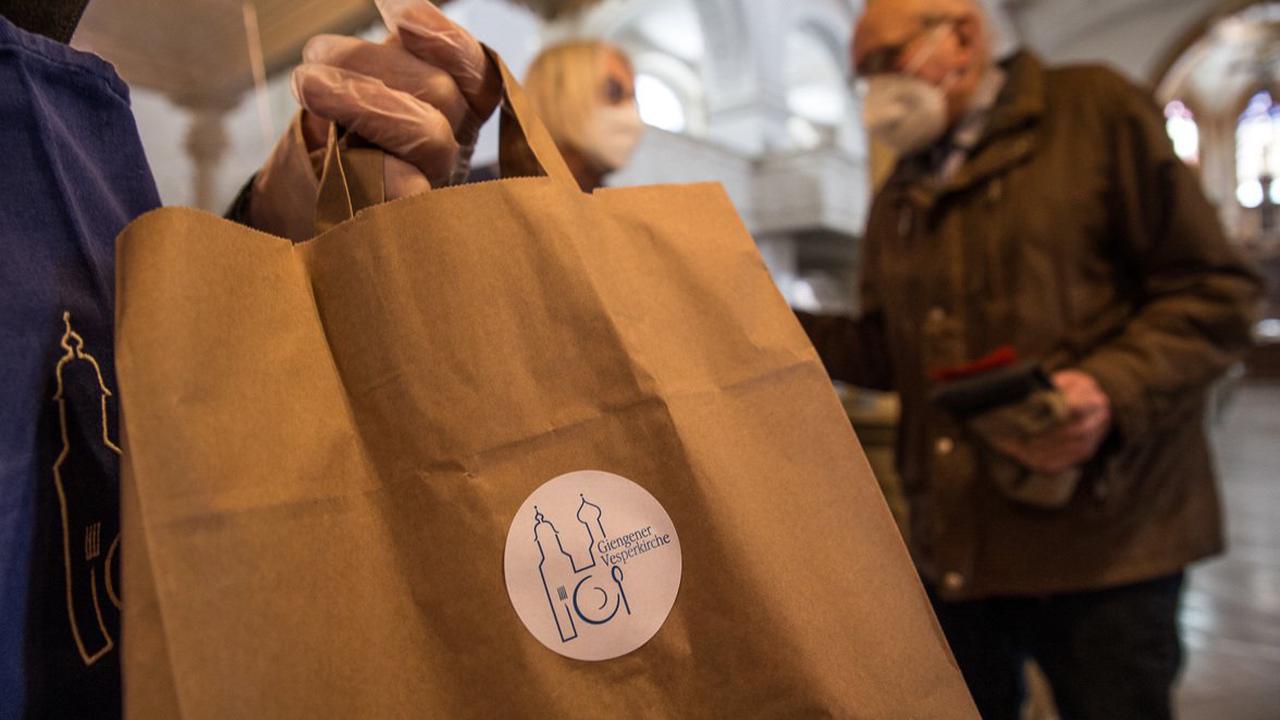 Vesperkirche Ab Sonntag werden in der Stadtkirche in Giengen wieder Tüten mit Essen ausgegeben