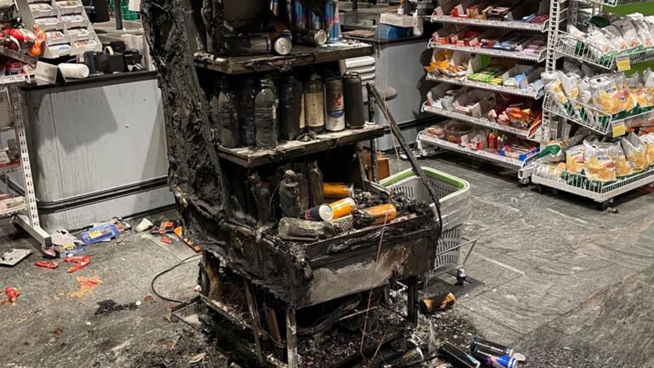 Siebnen SZ: Verkaufsgeschäft in Brand geraten