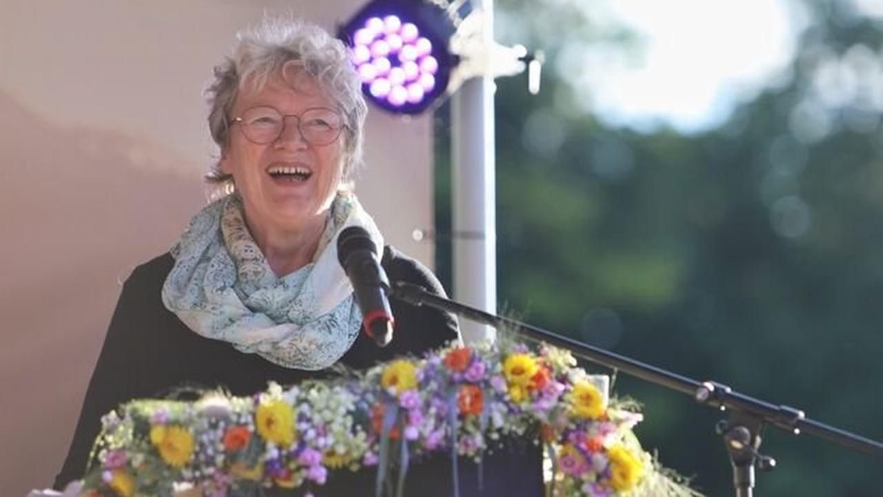 Barbara Lischik-Nickel erhält  in Schorndorf Ehrenmedaille für soziales Engagement