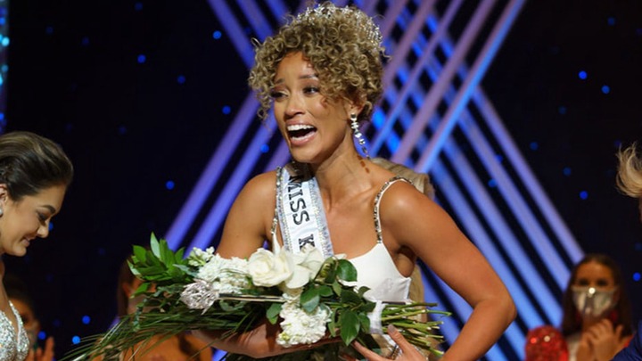 News reporter, Elle Smith crowned Miss USA 2021 (photos)