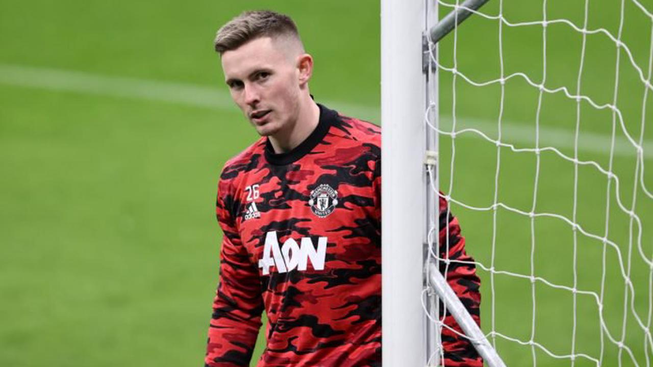 24-year-old star decides to stay at Man United despite just 2 senior appearances this season