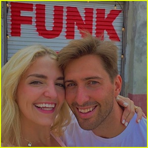 Newlyweds Rydel Lynch Capron Funk Announce They Re Expecting A Baby Opera News