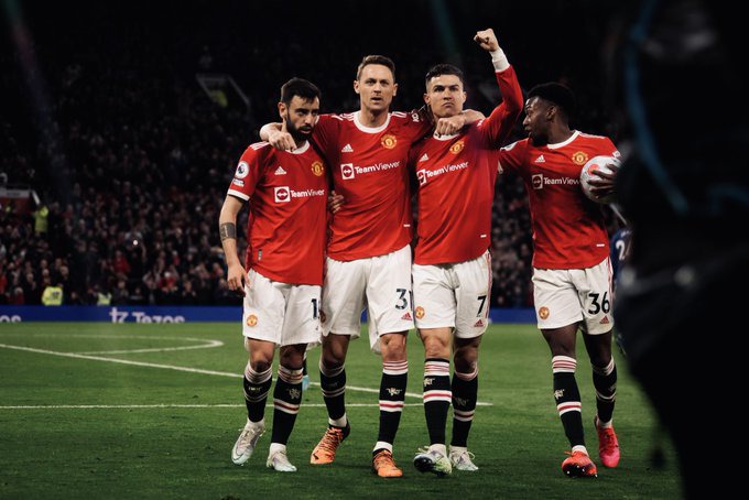 Cristiano Ronaldo celebrates his goal against Chelsea with Bruno Fernandes, Nemanja Matic and Anthony Elanga.