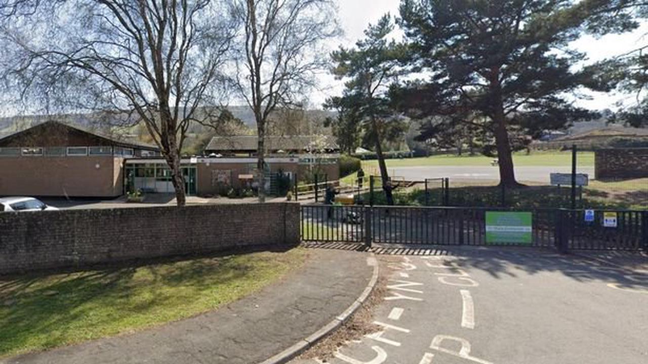 School forced to close after 'significant' Covid outbreak affecting staff and students