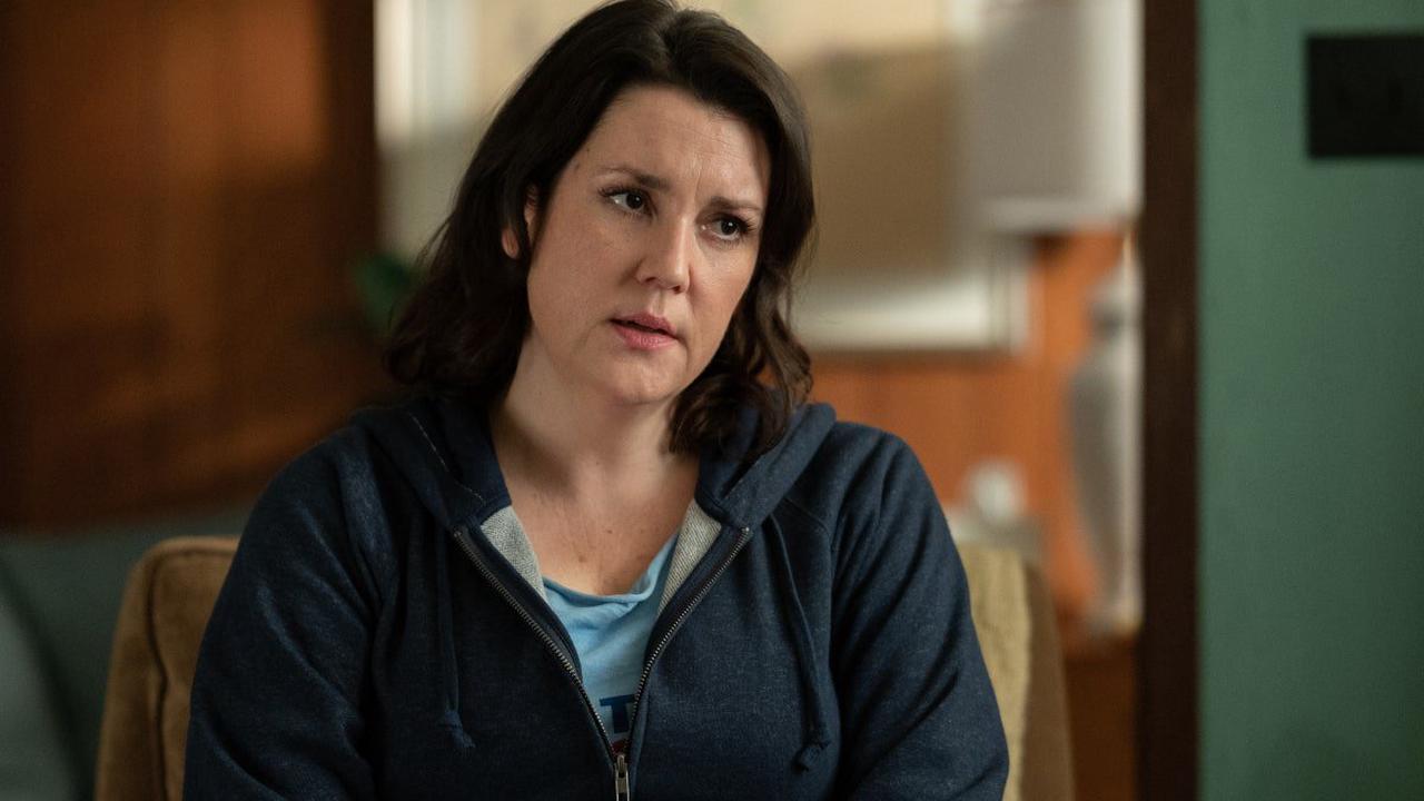 ‘Yellowjackets’ Star Melanie Lynskey Discusses On-Set Body-Shaming and Upending Hollywood’s Problematic Beauty Standards