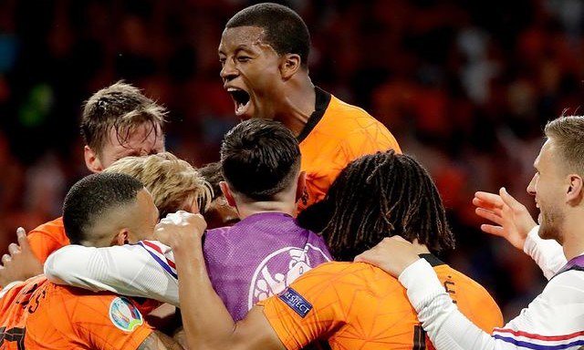 Les Images Du Psg Ce Dimanche Copa America Euro Petite Finale Ehf Handball Et Anniversaire Opera News